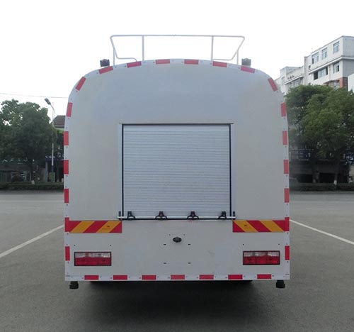 东风多利卡12.5吨消防洒水车