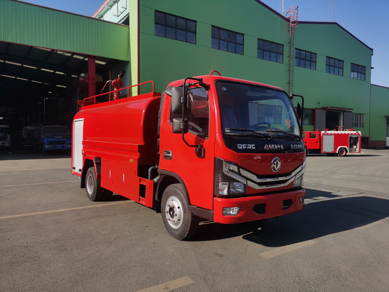 东风多利卡5吨消防洒水车