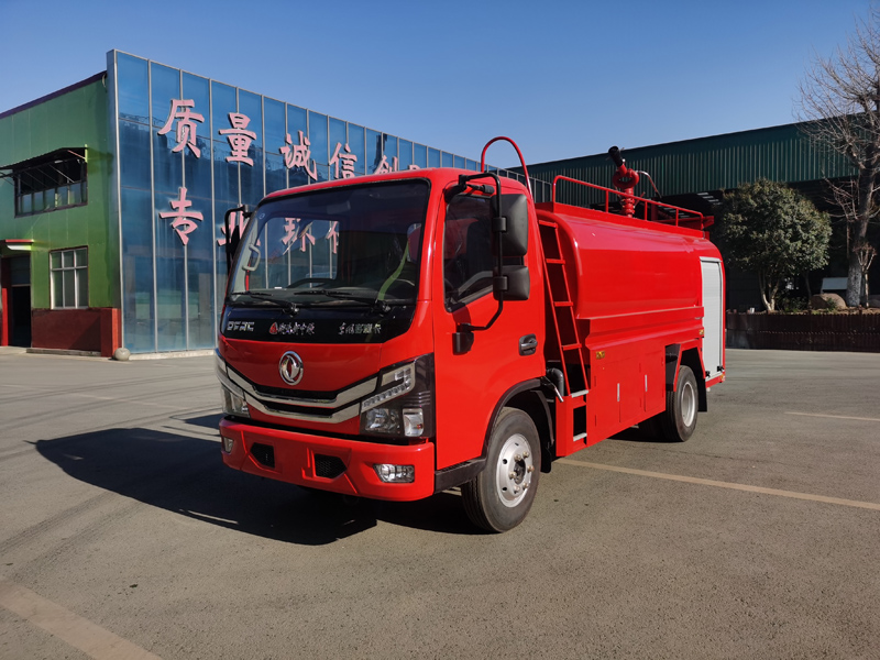 东风多利卡5吨消防洒水车