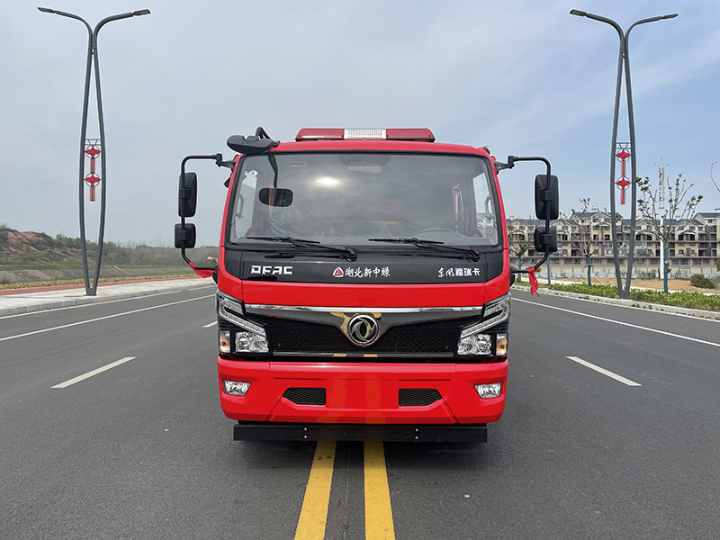 东风5吨水罐消防车