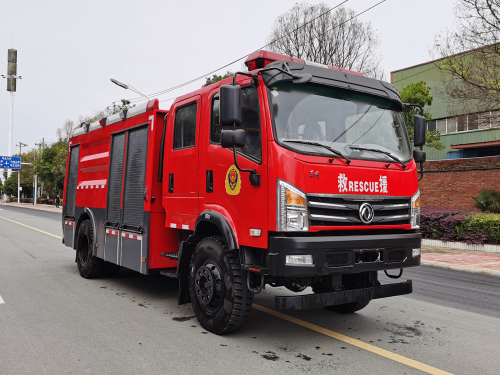东风5吨四驱水罐消防车