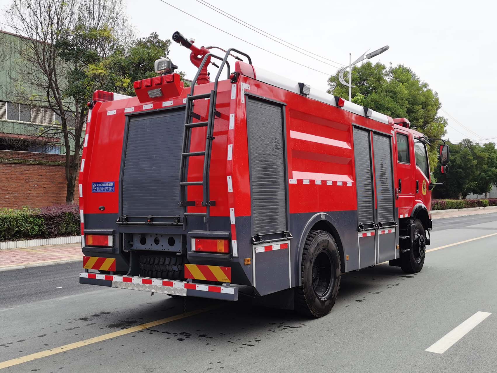 东风5吨四驱水罐消防车