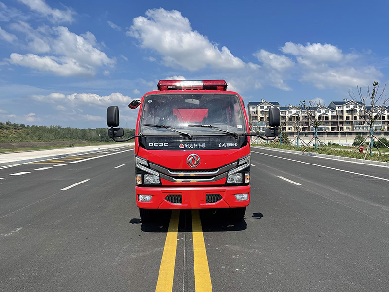 东风2.5吨水罐消防车